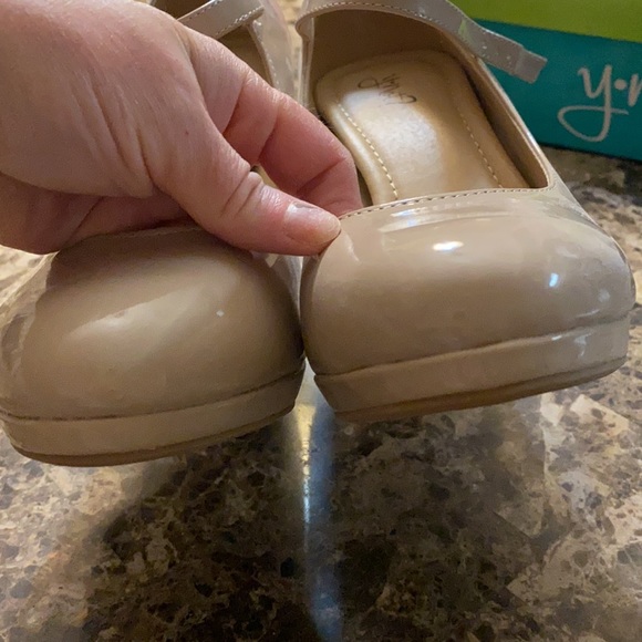 Brand new Beige Patent heels - Picture 6 of 10